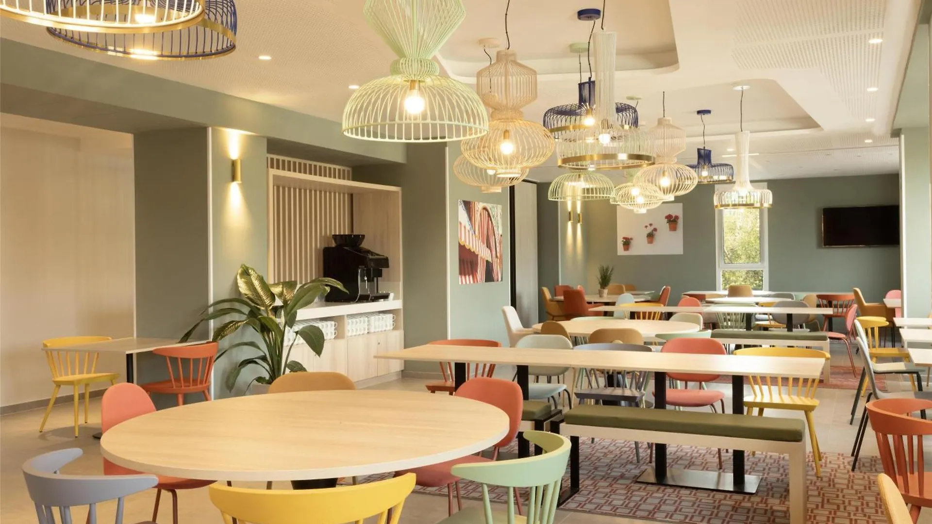 Hampton By Hilton Malaga Martiricos Hotel
