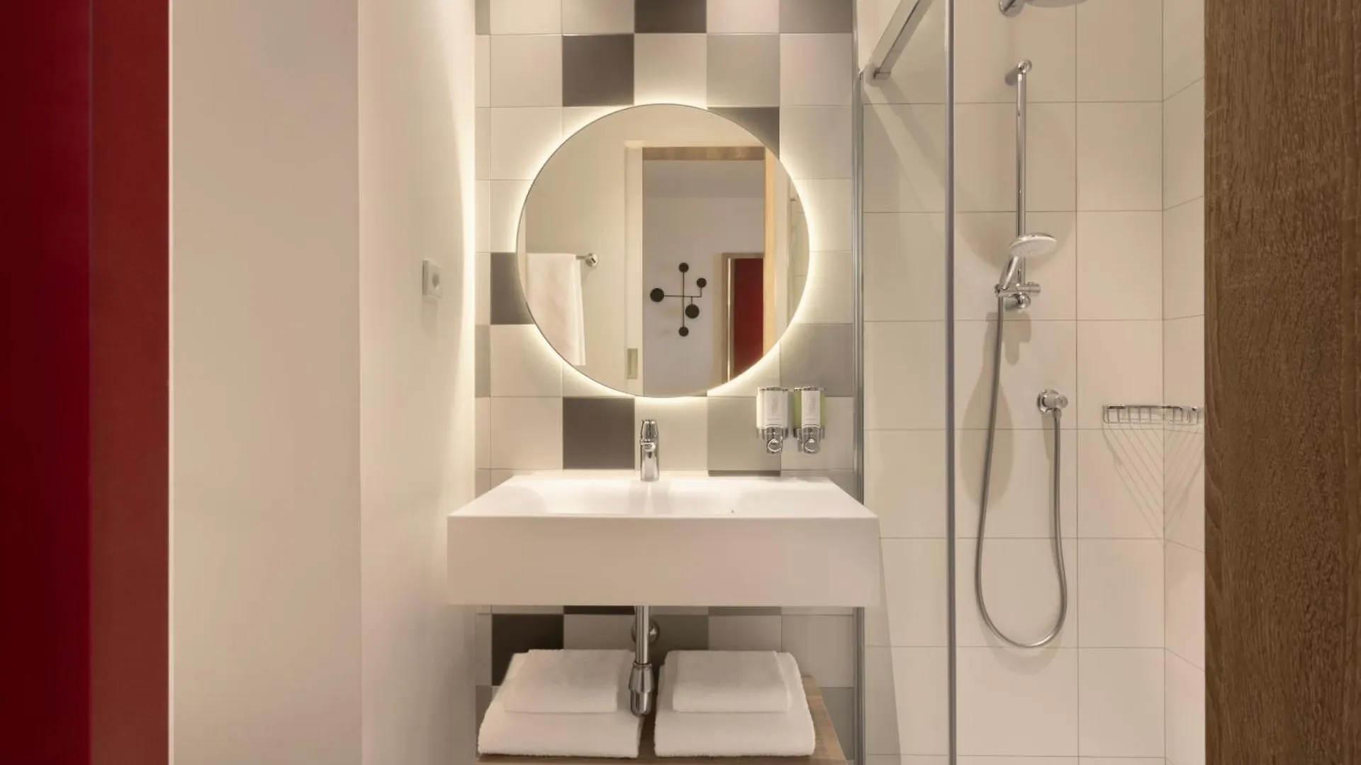 酒店 Hampton By Hilton Malaga Martiricos酒店