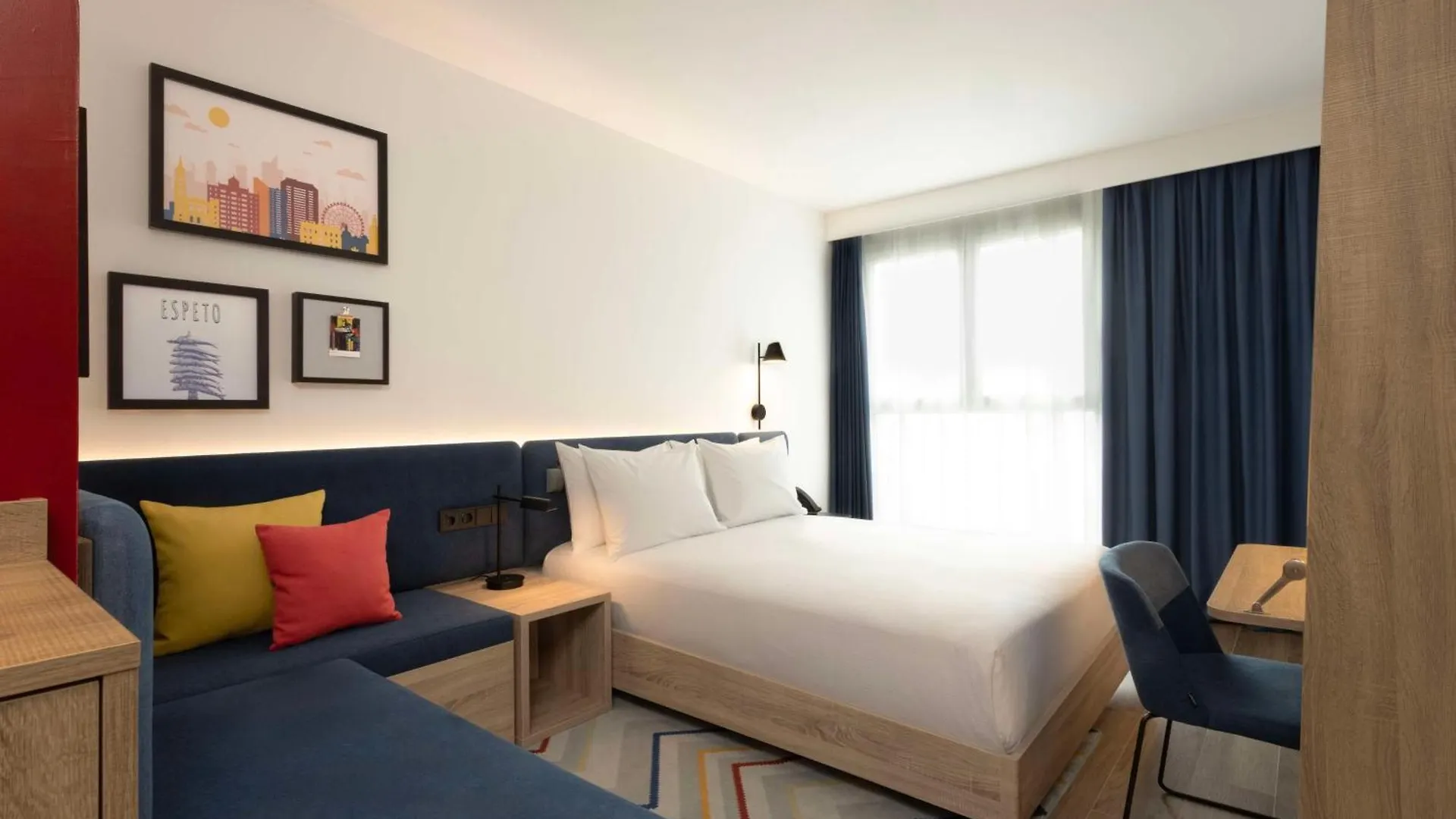 Hampton By Hilton Malaga Martiricos酒店