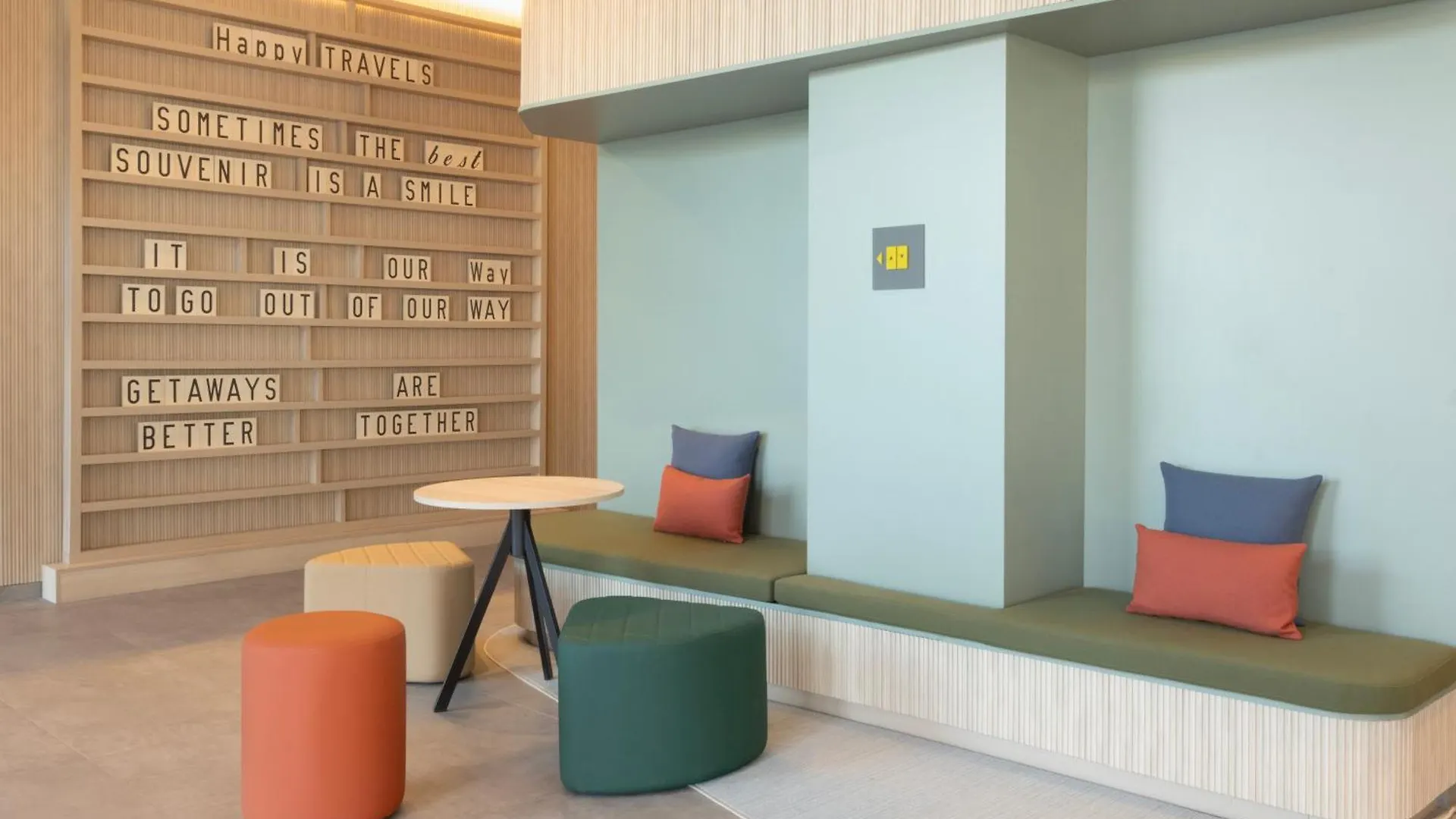 Hampton By Hilton Malaga Martiricos酒店 酒店