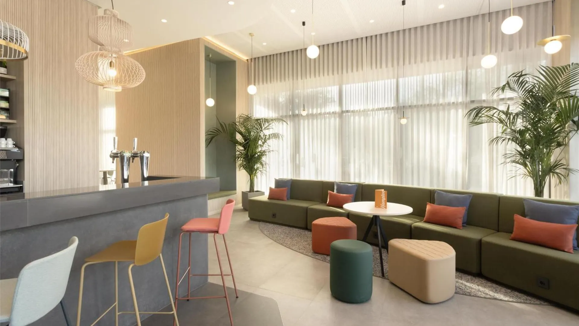 Hampton By Hilton Malaga Martiricos酒店 3*,